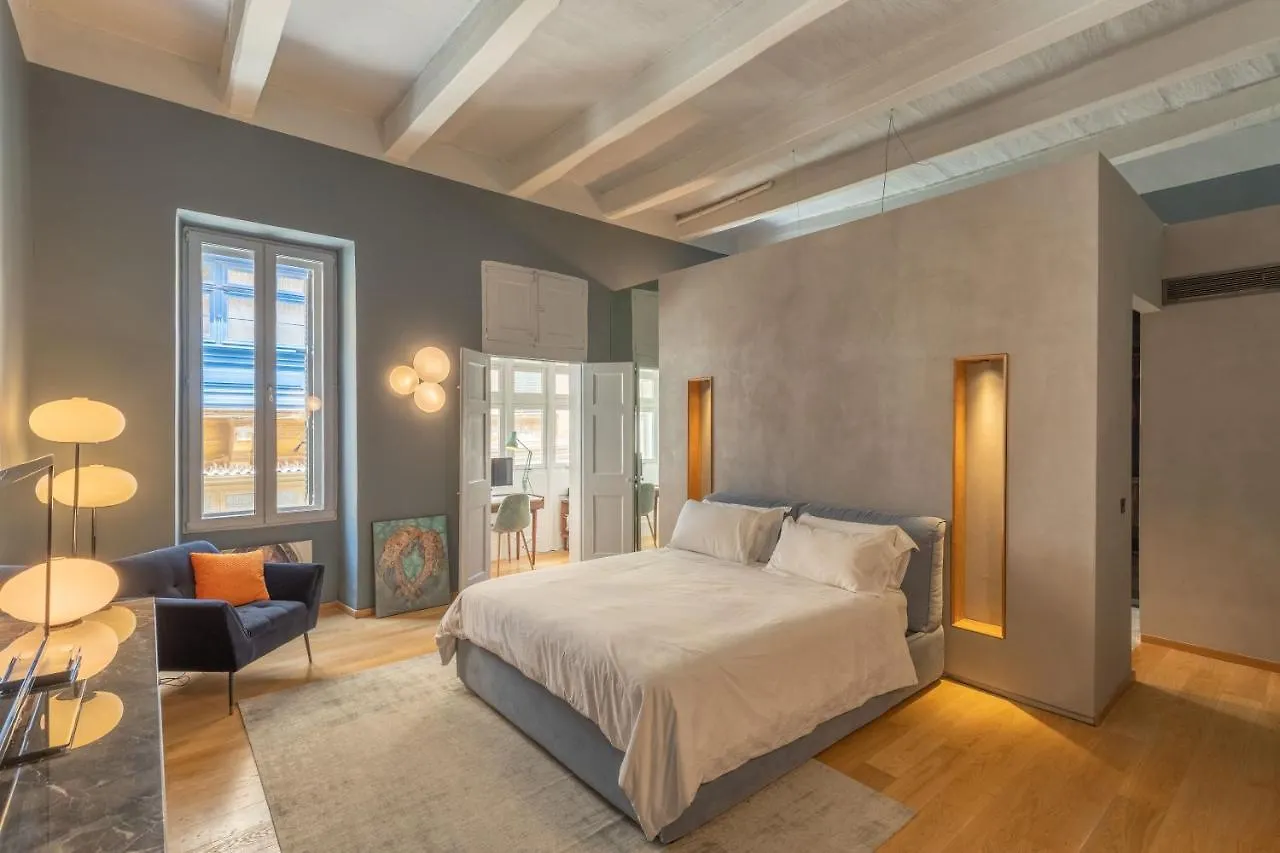 Luxury Duplex Apartment With Balcony, La Valletta