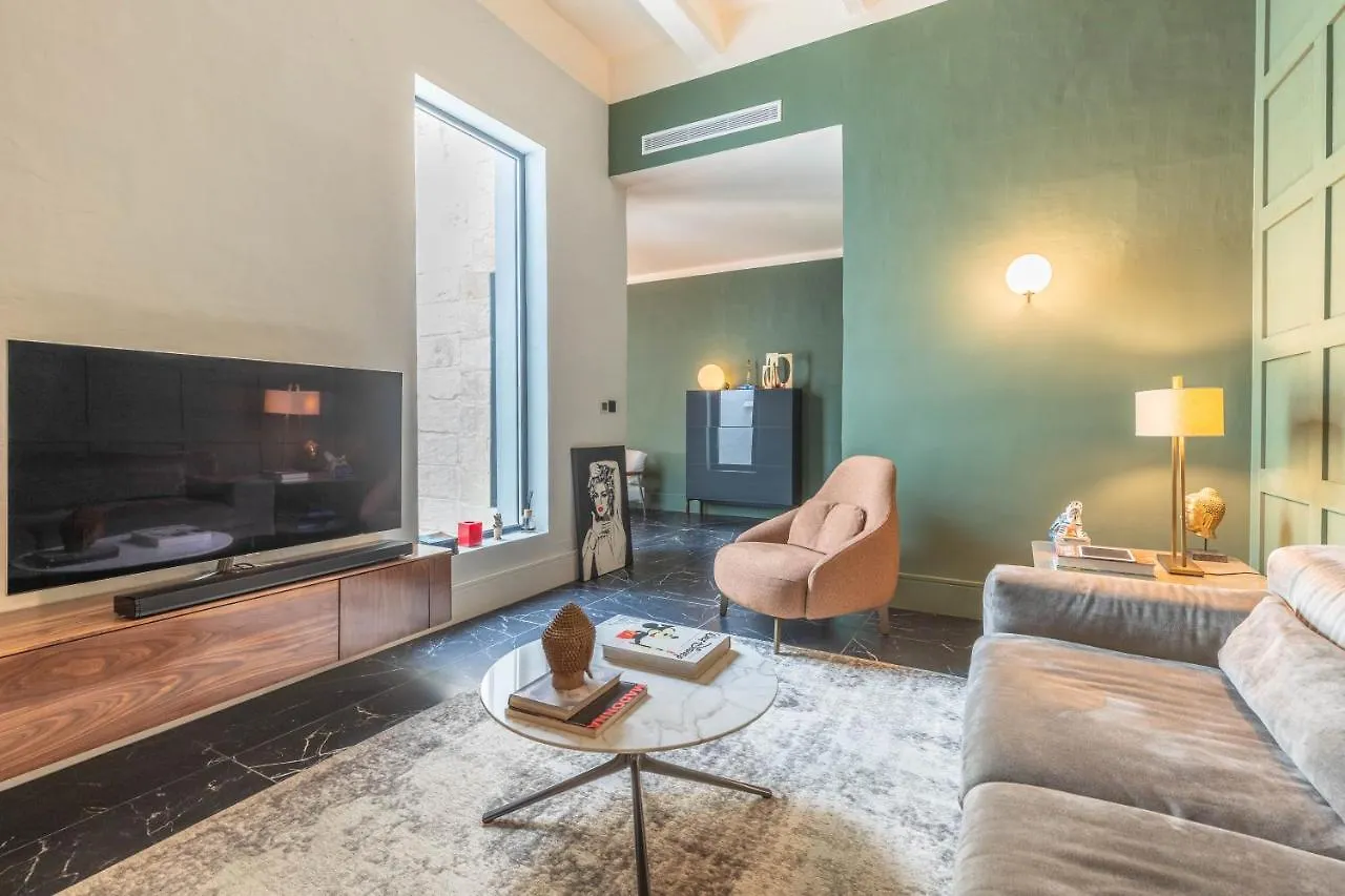 Luxury Duplex Apartment With Balcony, Valletta Malta